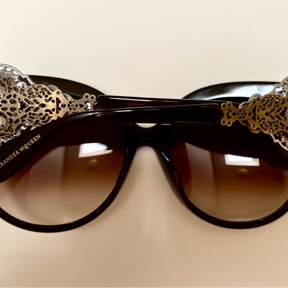 Alexander McQueen Skull sunglasses - Picture 3 of 8